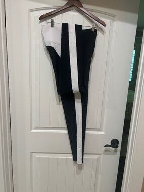 NWOT Beach Riot Black and White Ribbed Leggings